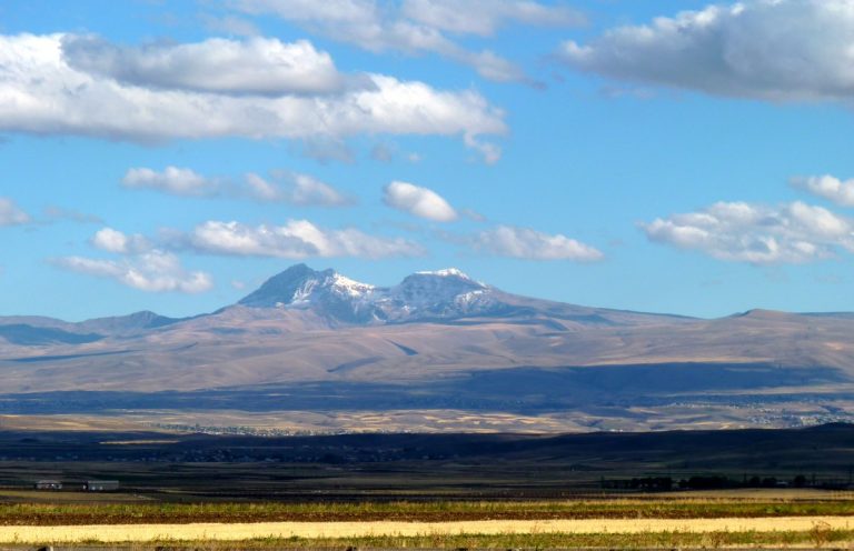 Wulkany, wyprawy i trekking w Armenii