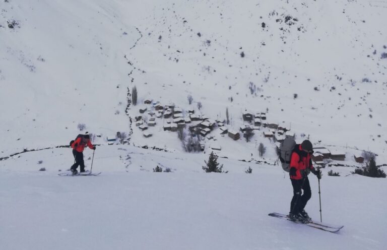 Skitury w górach Kaçkar